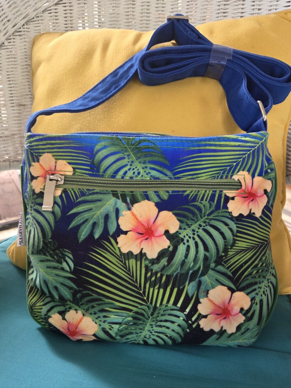 NEW Guy Harvey Sequin And Bead Tropical Parrot Print Crossbody Bag - Blue - Picture 3 of 8